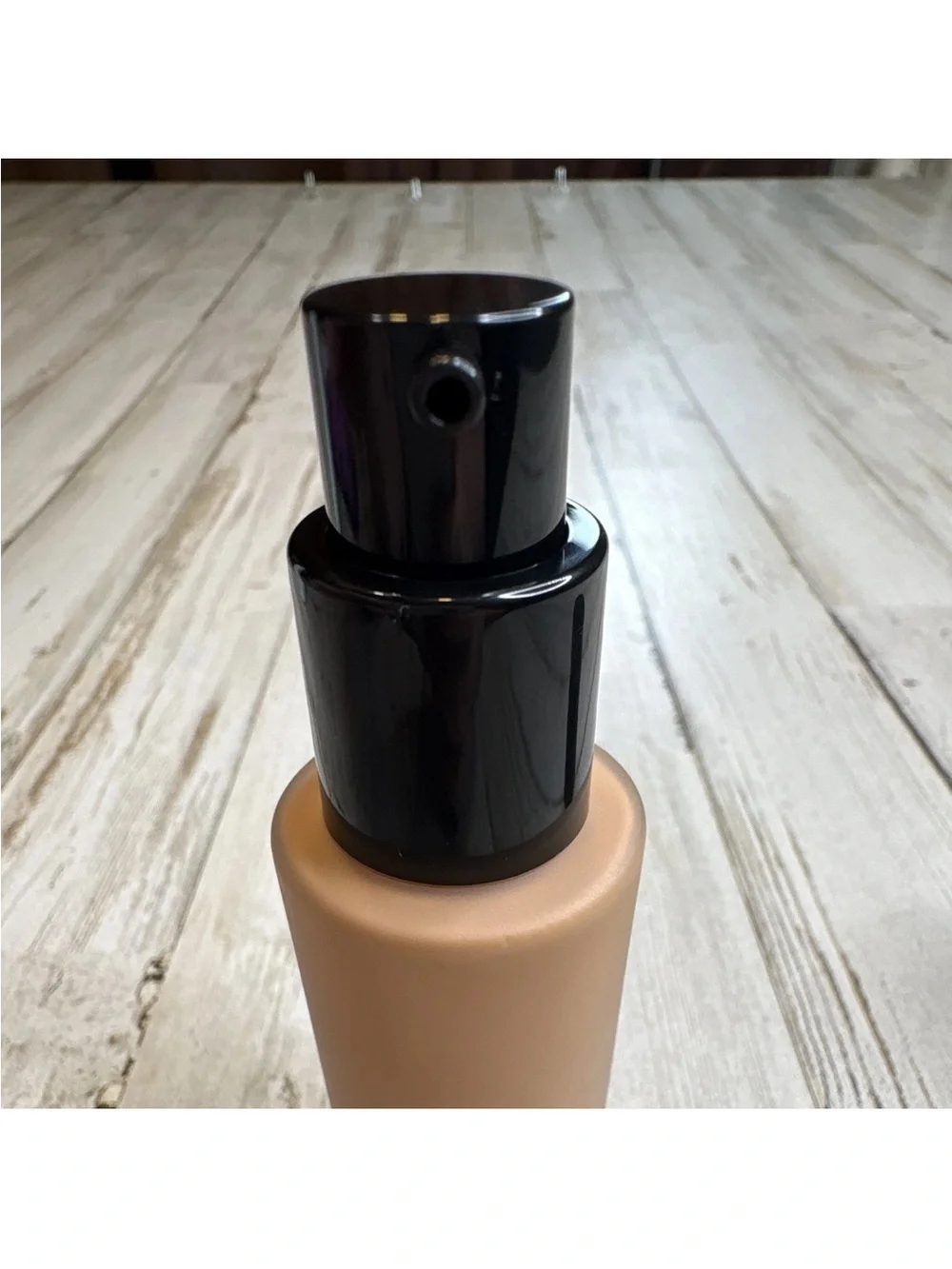 Saie Glowy Super Skin Liquid Foundation Shade 17 30 mL / 1.0 fl oz